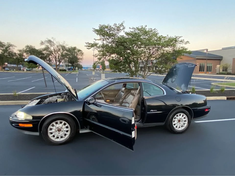 1997 Buick Riviera 8th Gen - Image 3 of 15