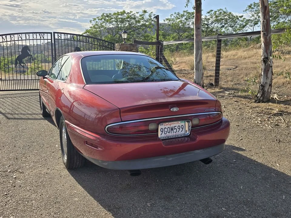 1997 Buick Riviera 8th Gen - Image 4 of 7