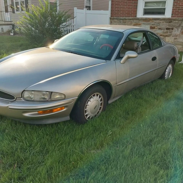 1997 Buick Riviera 8th Gen - Image 3 of 11