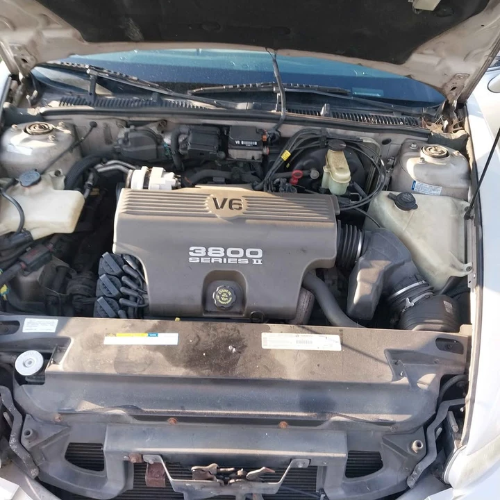 1997 Buick Riviera 8th Gen - Image 6 of 11