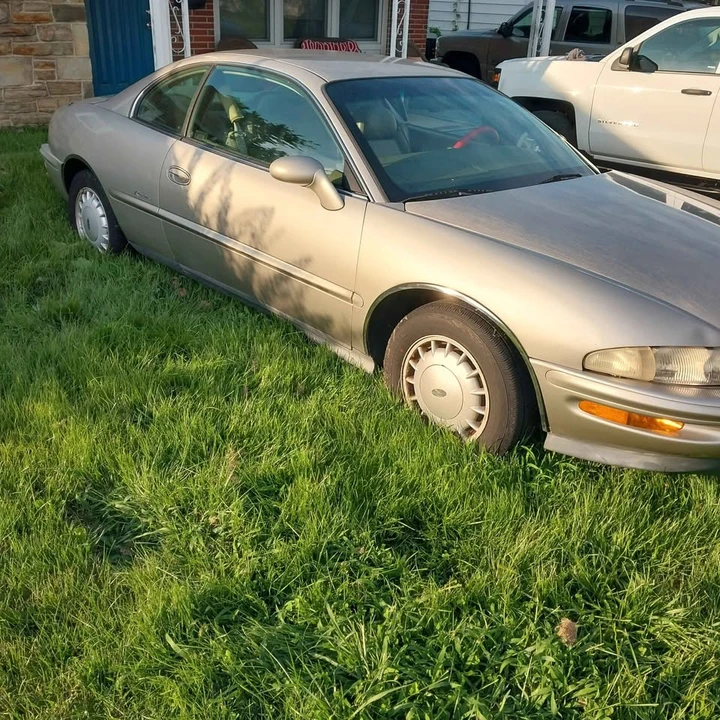 1997 Buick Riviera 8th Gen - Image 2 of 11