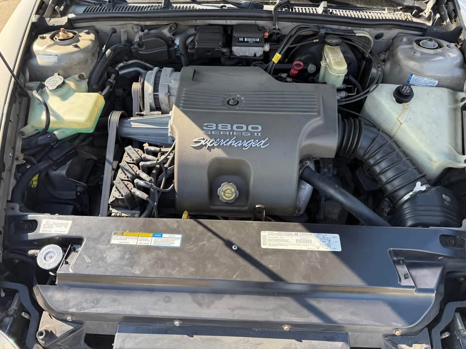 1997 Buick Riviera 8th Gen - Image 2 of 20