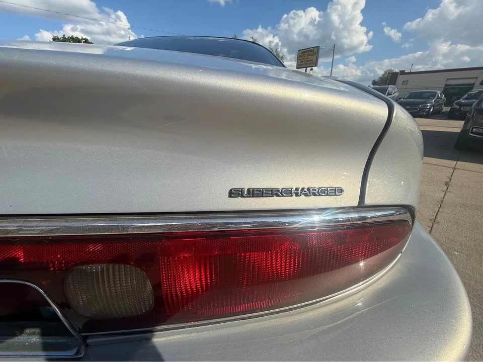 1997 Buick Riviera 8th Gen - Image 14 of 20