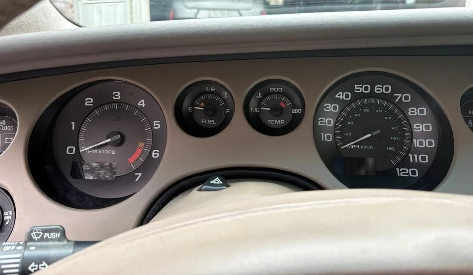 1997 Buick Riviera 8th Gen - Image 6 of 7