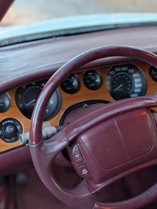 1997 Buick Riviera - Image 9 of 10