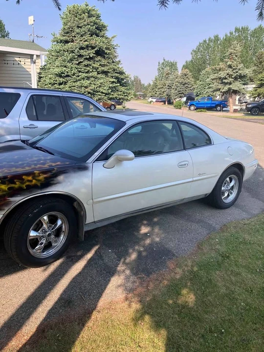 1997 Buick Riviera 8th Gen - Image 8 of 8