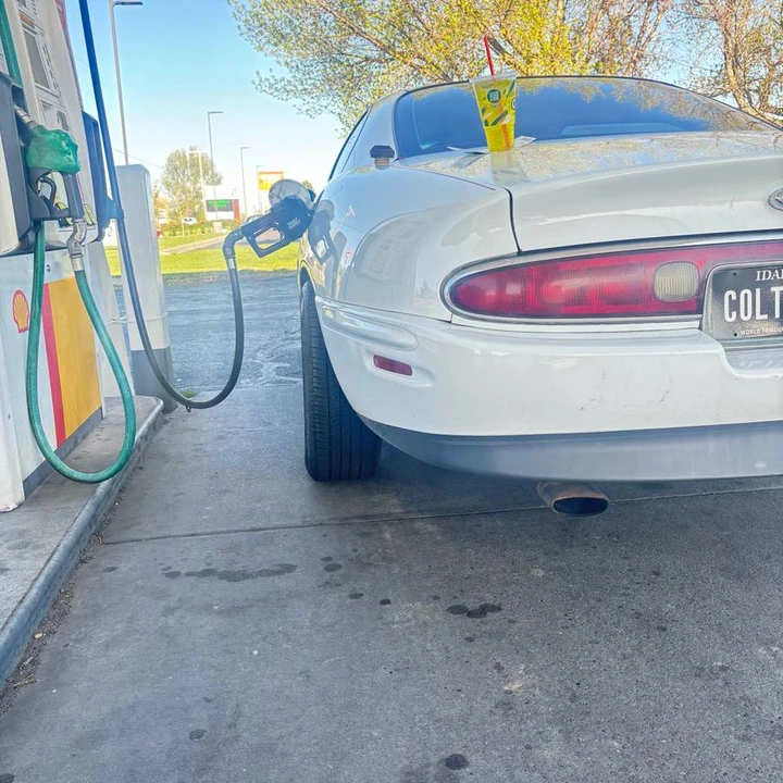 1997 Buick Riviera - Image 2 of 7