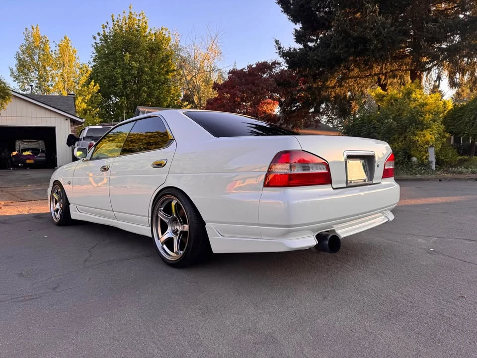 1997 Nissan Laurel 8th Gen - Image 4 of 9