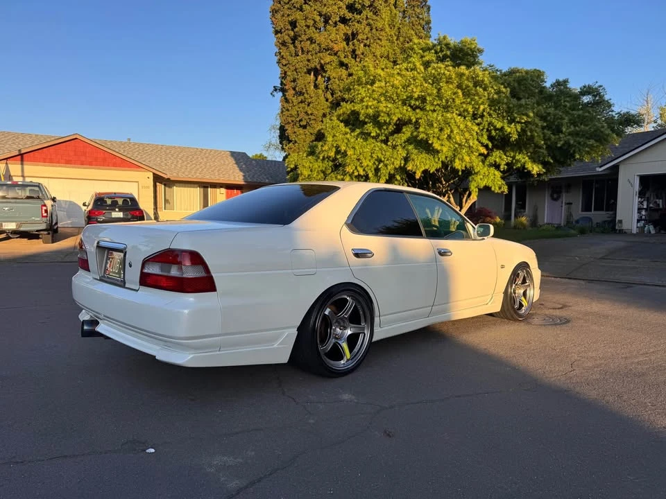 1997 Nissan Laurel 8th Gen - Image 3 of 9