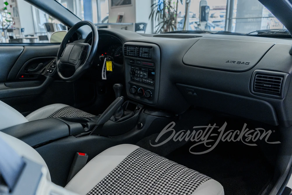 1997 Chevrolet Camaro SS 4th Gen - Image 8 of 29