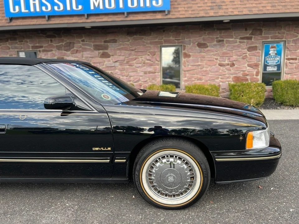 1997 Cadillac DeVille 8th Gen - Image 9 of 12