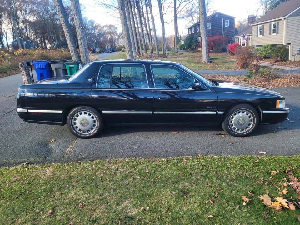 1997 Cadillac DeVille 7th Gen - Image 7 of 13