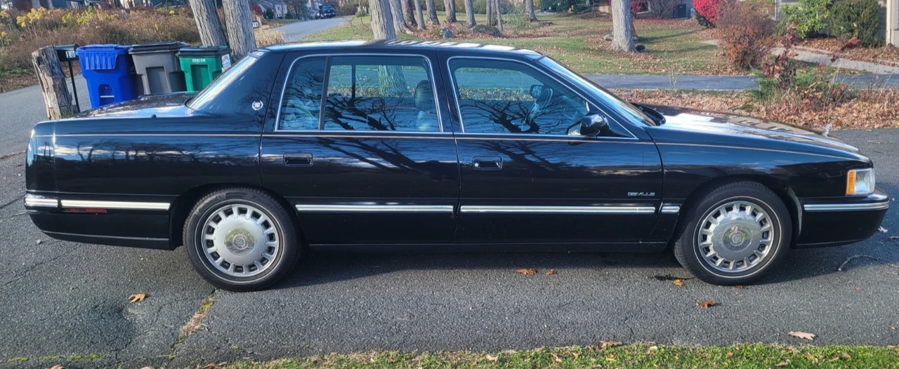 1997 Cadillac DeVille 7th Gen - Image 2 of 13