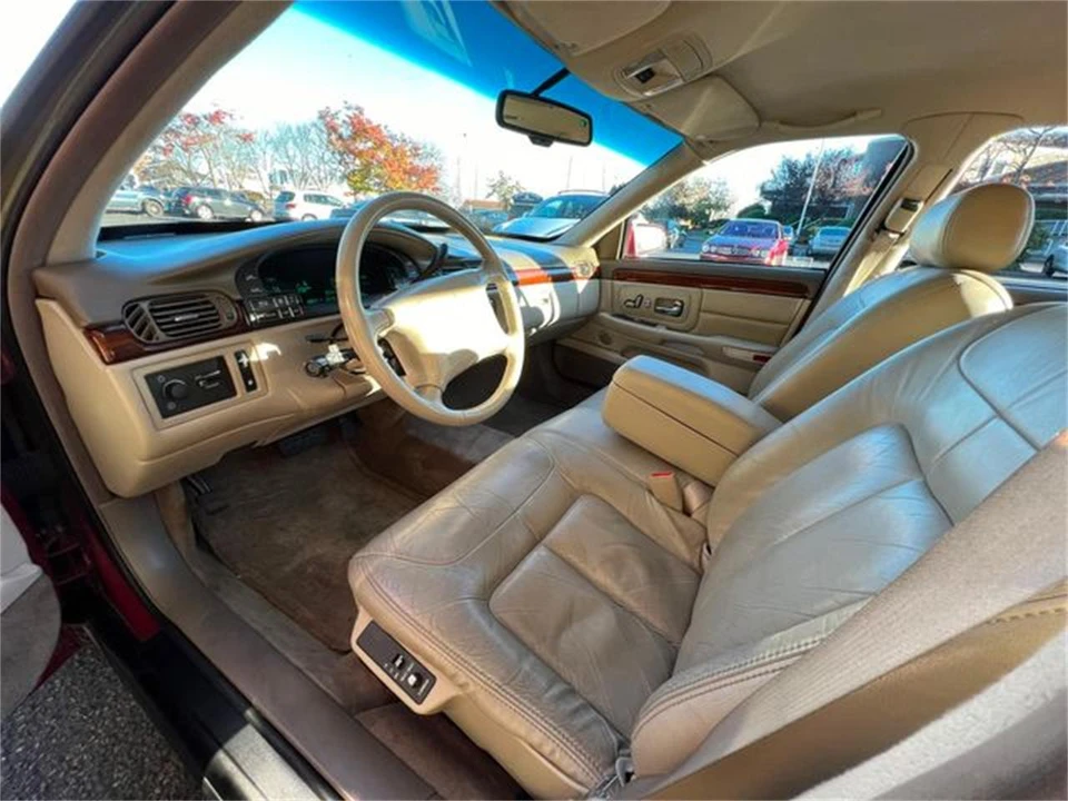 1997 Cadillac DeVille 7th Gen - Image 21 of 31