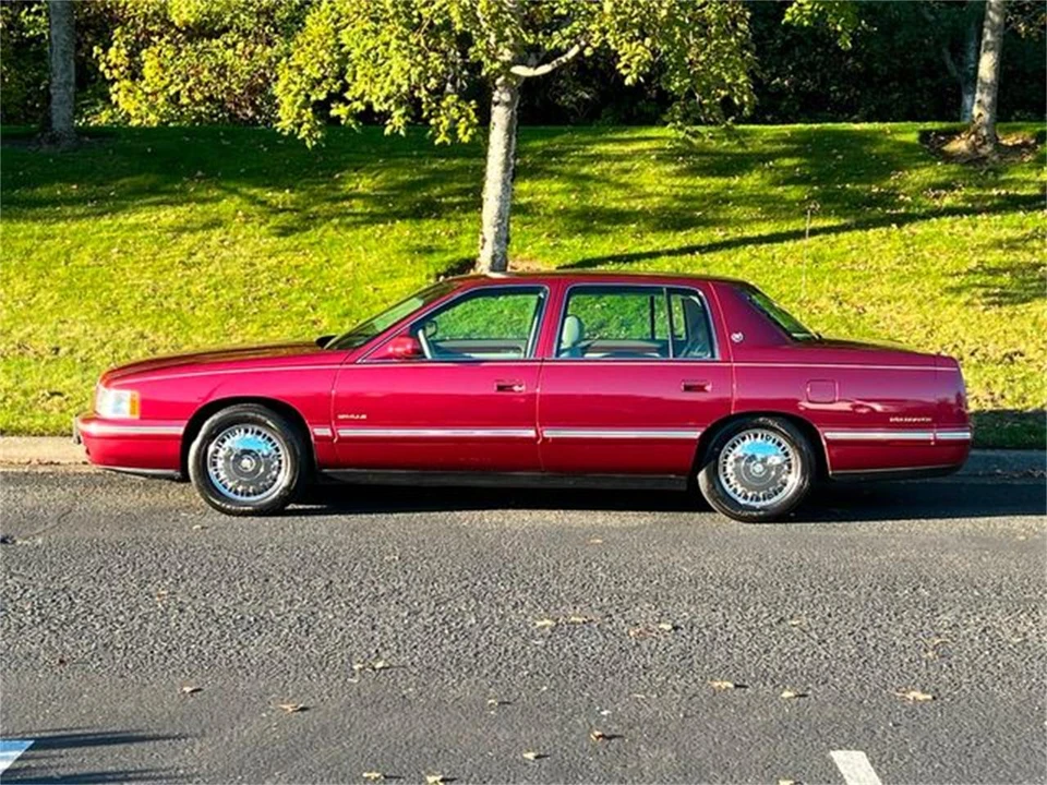 1997 Cadillac DeVille 7th Gen - Image 4 of 31