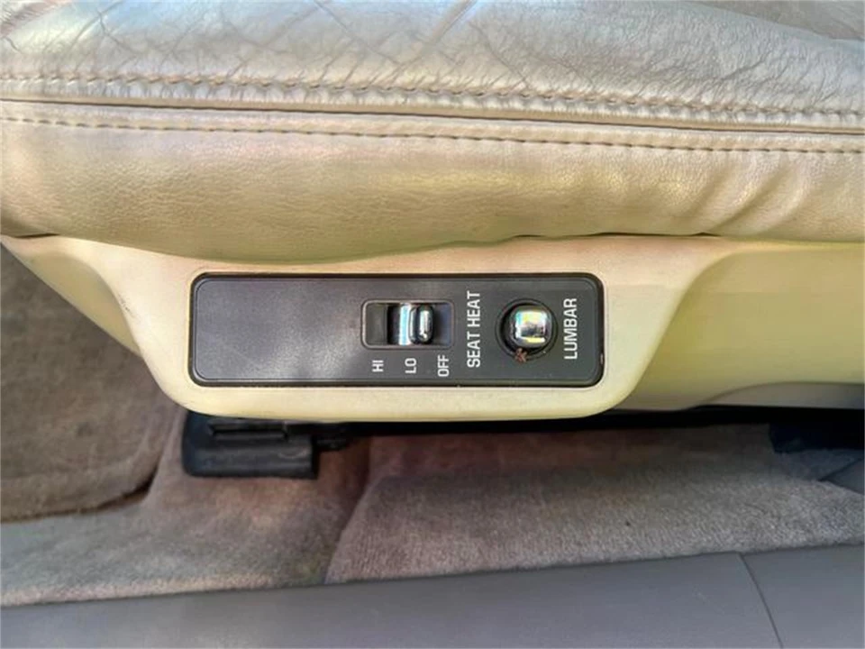 1997 Cadillac DeVille 7th Gen - Image 20 of 31