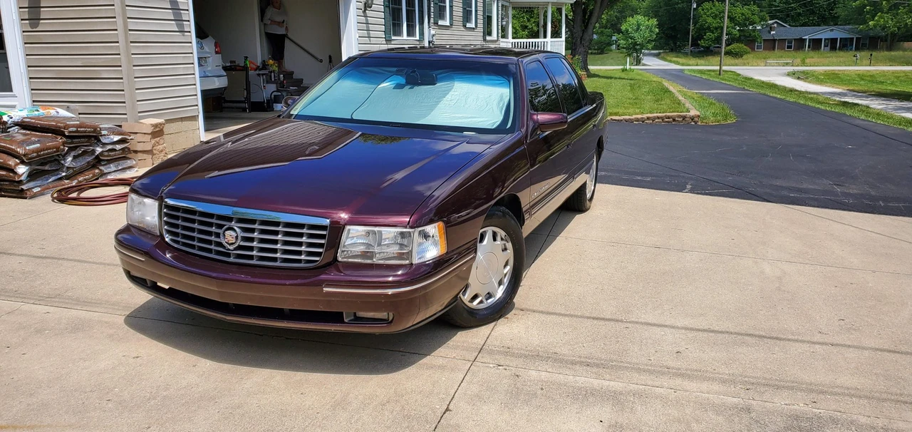 1997 Cadillac DeVille 7th Gen - Image 2 of 31