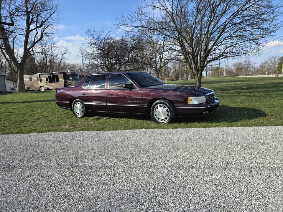 1997 Cadillac DeVille 7th Gen - Image 8 of 31