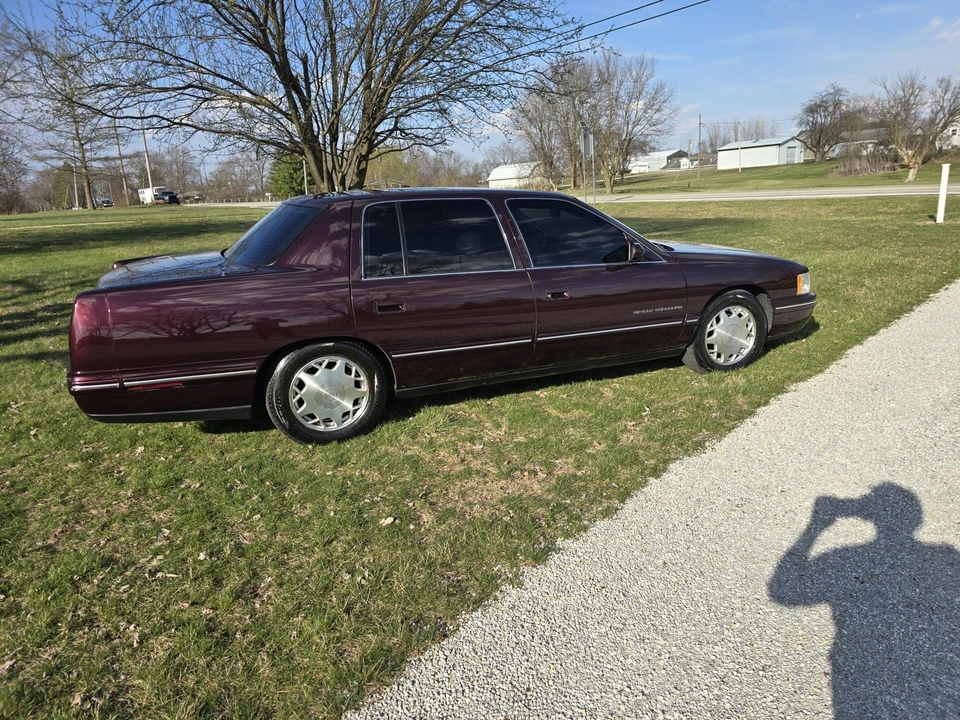 1997 Cadillac DeVille 7th Gen - Image 11 of 31