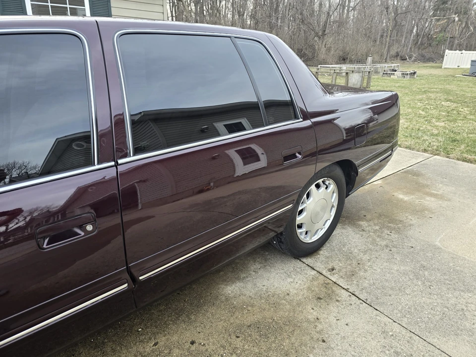 1997 Cadillac DeVille 7th Gen - Image 24 of 31