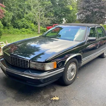 1997 Cadillac DeVille Concours Sedan 4D