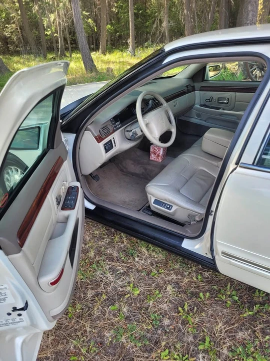 1997 Cadillac DeVille 7th Gen - Image 4 of 10