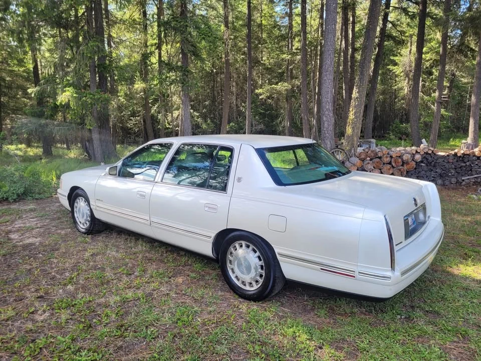 1997 Cadillac DeVille 7th Gen - Image 2 of 10