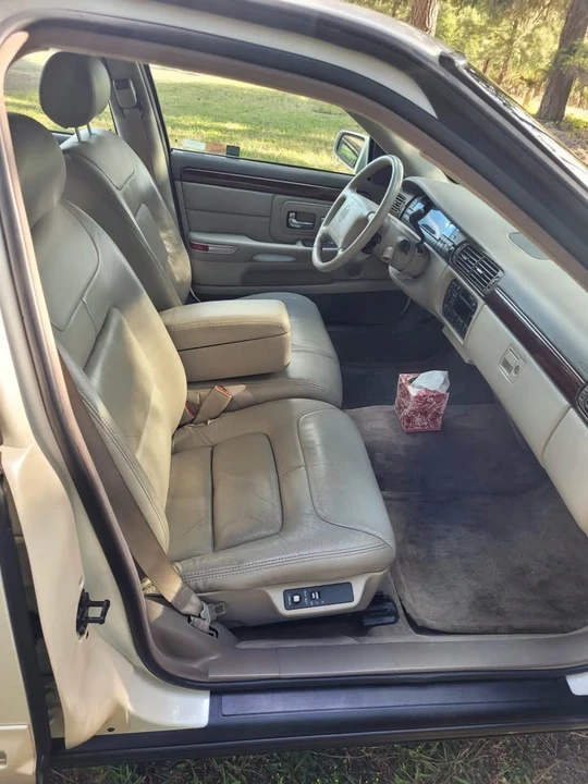 1997 Cadillac DeVille 7th Gen - Image 3 of 10