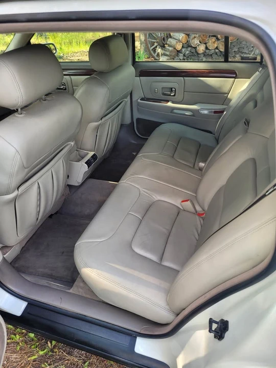 1997 Cadillac DeVille 7th Gen - Image 5 of 10
