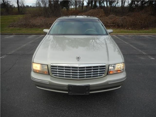 1997 Cadillac DeVille 8th Gen - Image 11 of 12