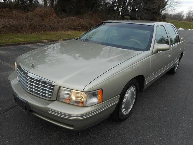 1997 Cadillac DeVille 8th Gen - Image 9 of 12