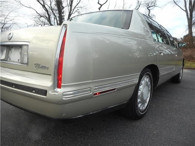 1997 Cadillac DeVille 8th Gen - Image 4 of 12