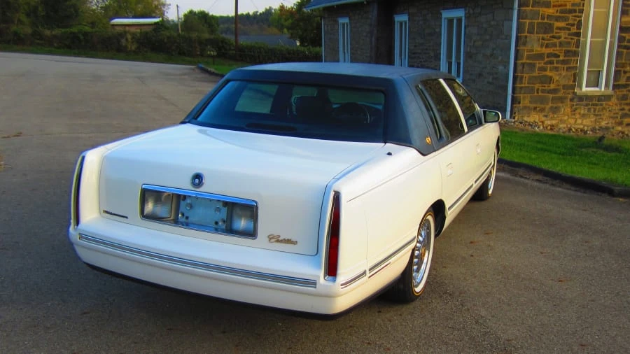1997 Cadillac DeVille 7th Gen - Image 3 of 8