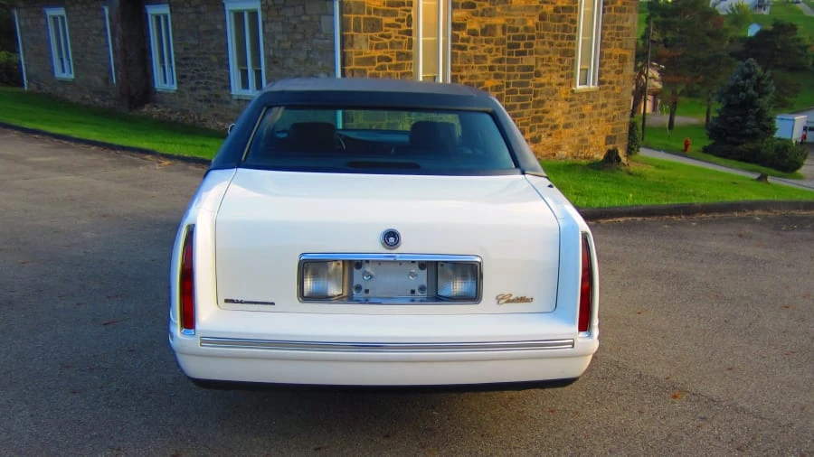 1997 Cadillac DeVille 7th Gen - Image 4 of 8