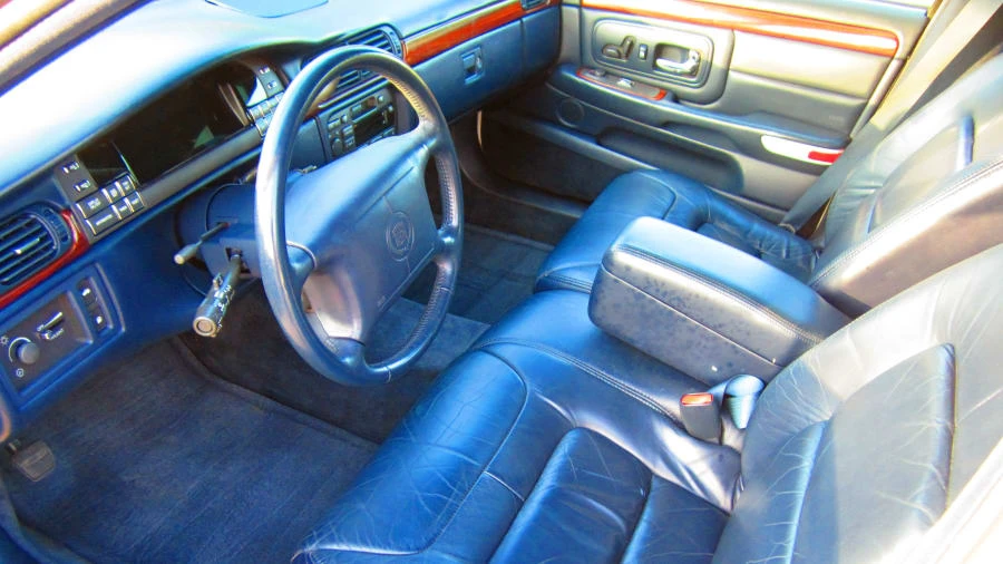 1997 Cadillac DeVille 7th Gen - Image 5 of 8