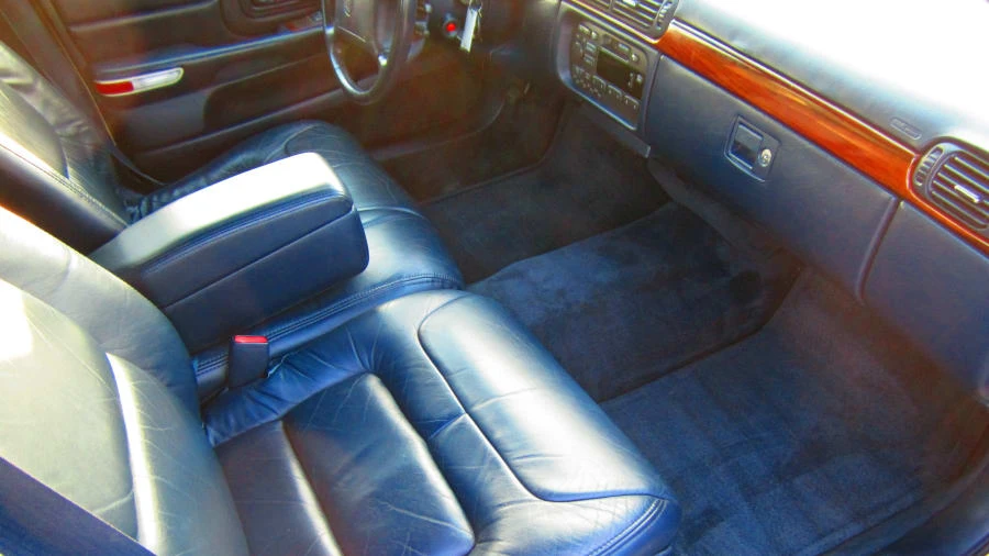 1997 Cadillac DeVille 7th Gen - Image 6 of 8