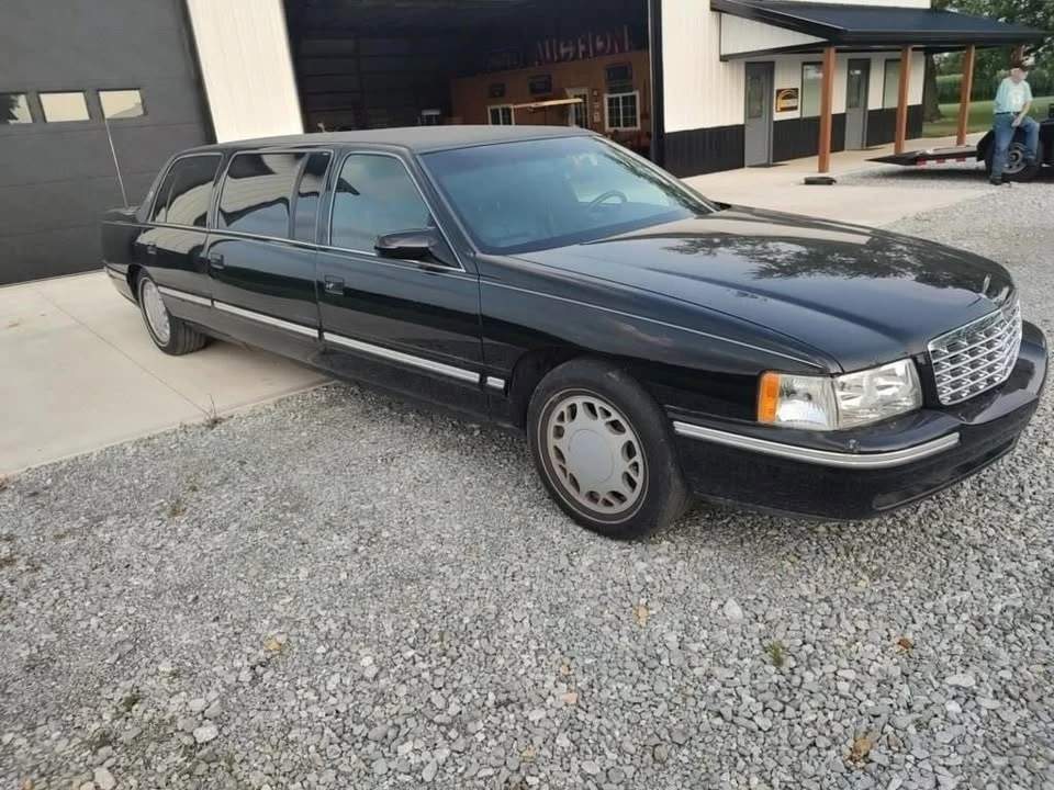 1997 Cadillac DeVille 7th Gen - Image 3 of 7
