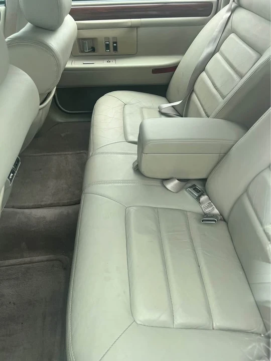 1997 Cadillac DeVille 7th Gen - Image 11 of 13