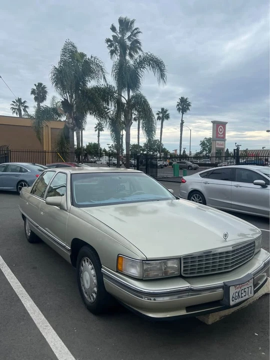 1997 Cadillac DeVille 7th Gen - Image 2 of 13