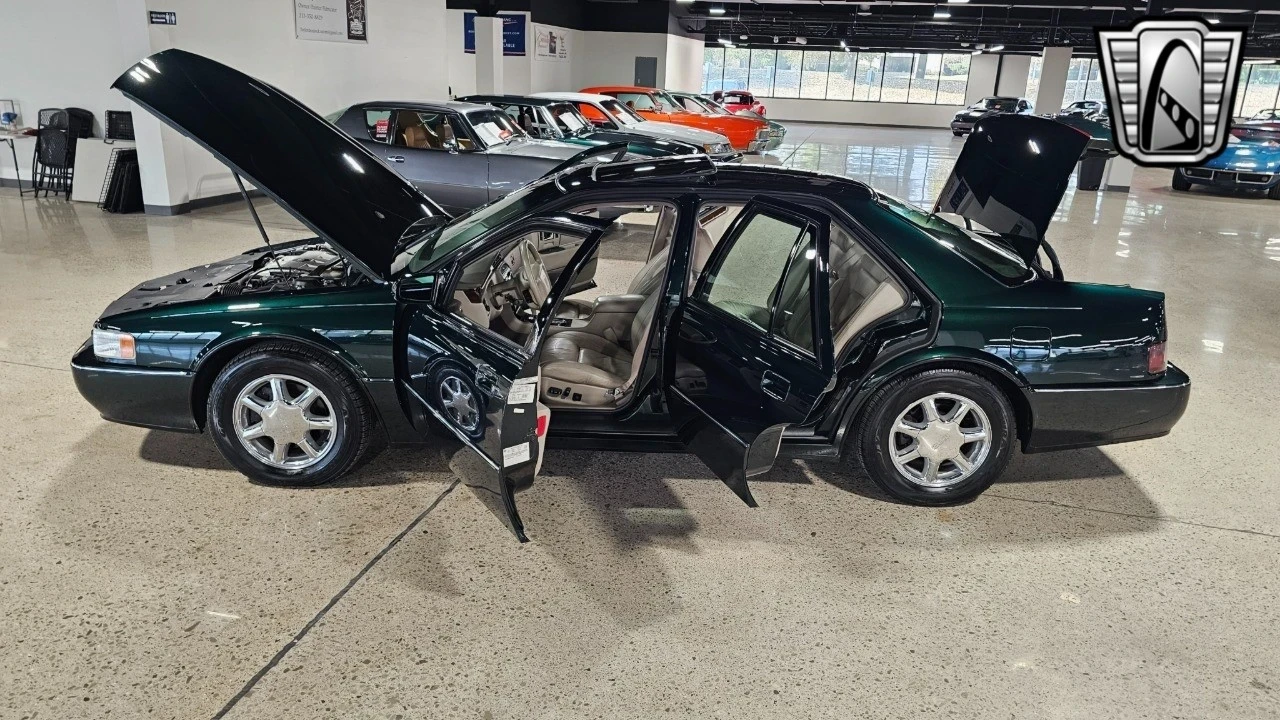 1997 Cadillac STS - Image 10 of 12