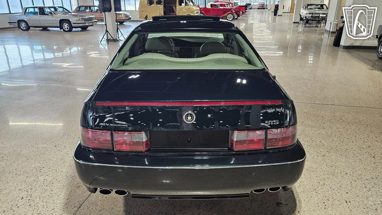 1997 Cadillac STS - Image 10 of 12