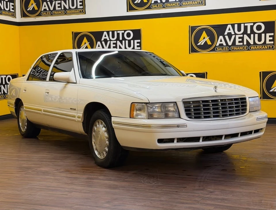 1997 Cadillac DeVille 7th Gen - Image 7 of 14
