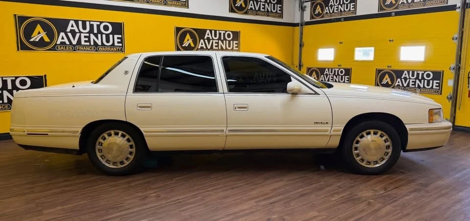1997 Cadillac DeVille 7th Gen - Image 6 of 14