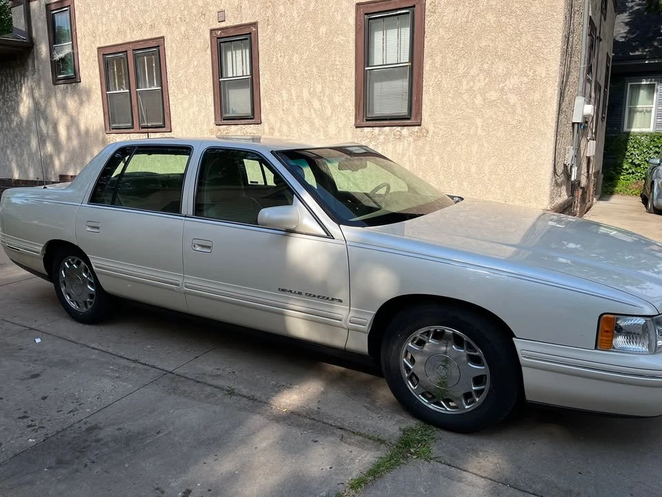 1997 Cadillac DeVille 7th Gen - Image 7 of 8