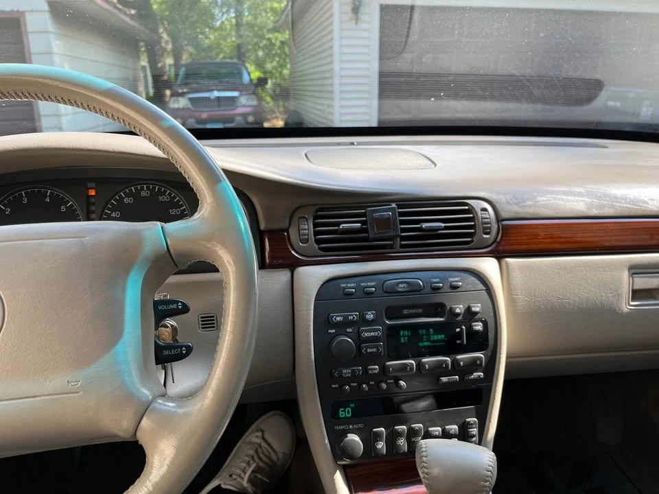 1997 Cadillac DeVille 7th Gen - Image 5 of 8