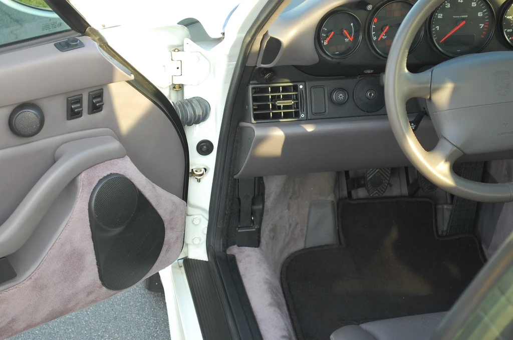 1997 Porsche 993 Carrera 4S - Image 22 of 31