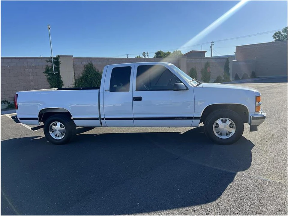 1997 Chevrolet C/K 4th Gen - Image 2 of 19