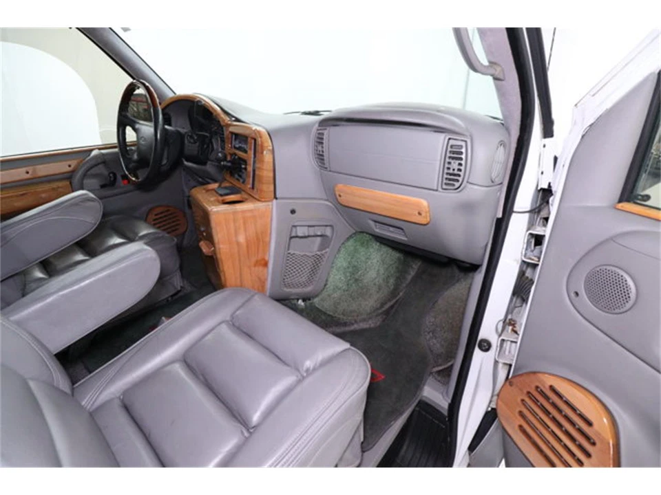 1997 Chevrolet Astro - Image 16 of 31