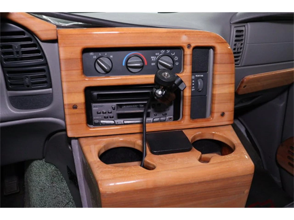 1997 Chevrolet Astro - Image 12 of 31