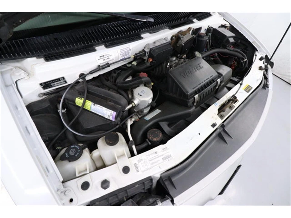 1997 Chevrolet Astro - Image 25 of 31